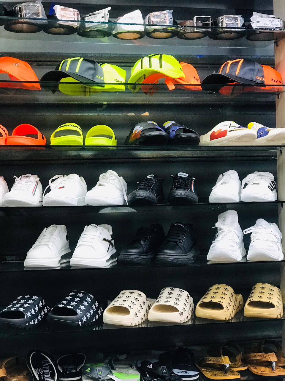 LEE CASRO THE MEN'S HUB