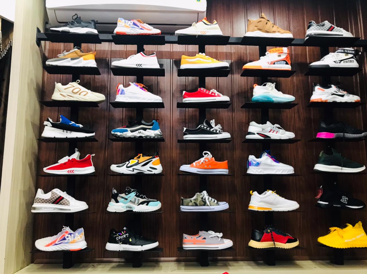 LEE CASRO THE MEN'S HUB